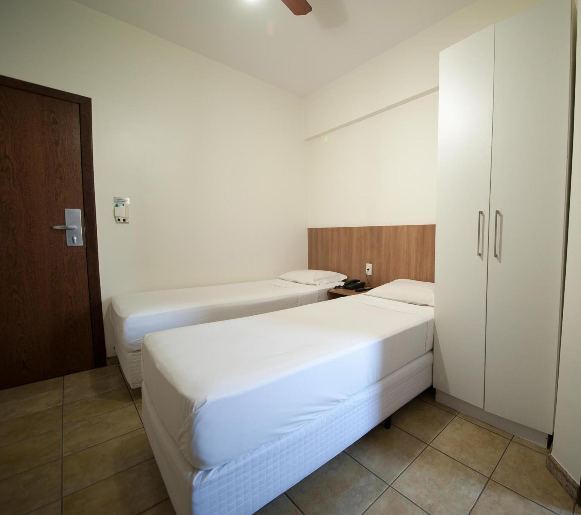 Premium Executive Hotel Itabira Ruang foto